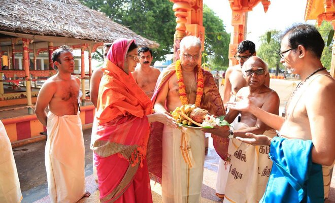 யாழில் எம்.பிக்கள், புத்திஜீவிகளை நேரில் சந்தித்த இந்தியத் தூதுவர்!