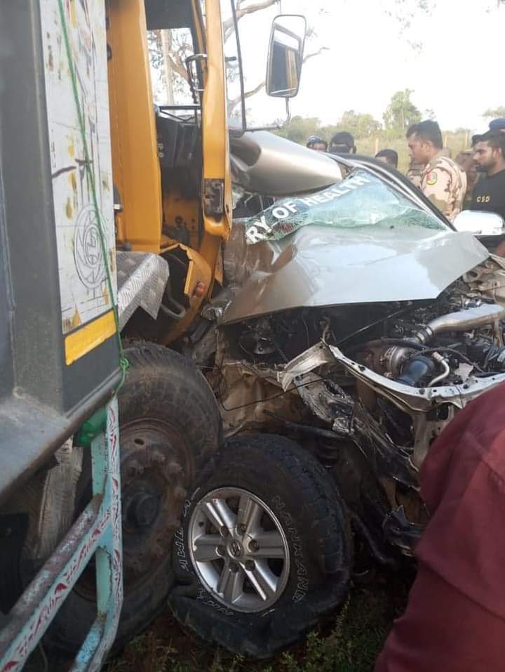 ஓமந்தையில் கோர விபத்து முல்லைத்தீவு பிராந்திய சுகாதார சேவைகள் பணிப்பாளர் சிகிச்சை பலனின்றி உயிரிழப்பு.