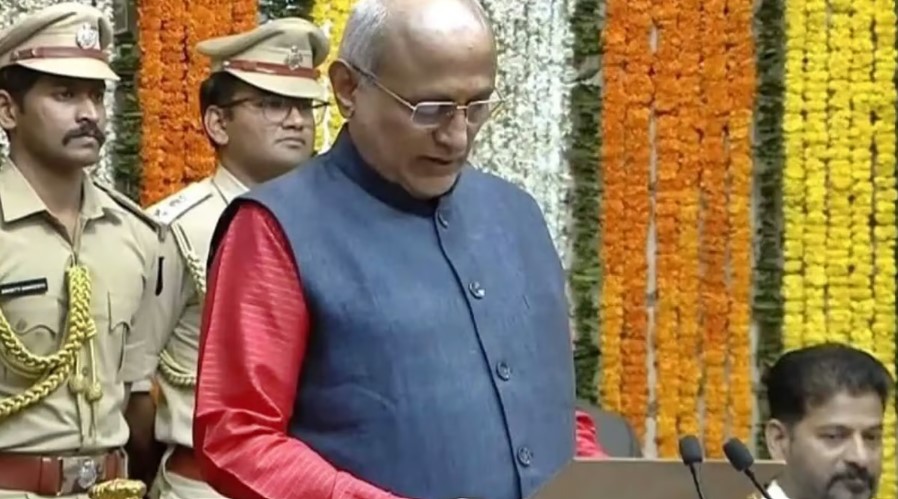 தெலங்கானா ஆளுநராக பதவியேற்றார் ராதாகிருஷ்ணன்!