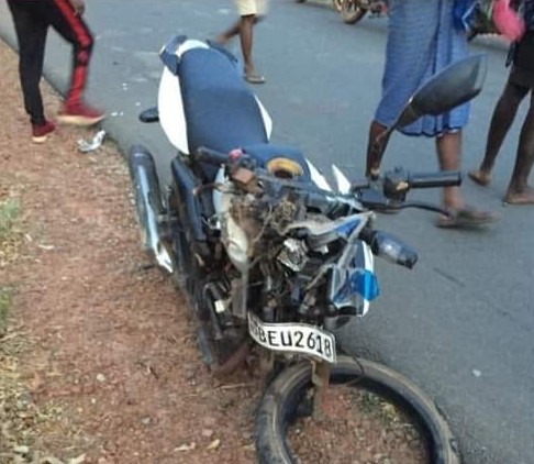 முல்லைத்தீவில் மோட்டார் சைக்கிள்கள் எதிர் எதிரே மோதியதில் ஒருவர் மரணம்  – இருவர் படுகாயம்.