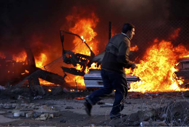 இந்தியாவில் இடம்பெற்ற குண்டுவெடிப்பில் 09 பேர் உயிரிழந்துள்ளனர்.