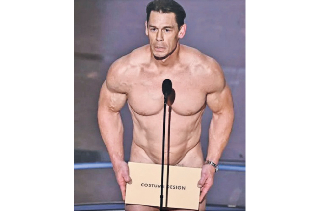 ‘ஜான் சினா’ ஆஸ்கர் விருதுக்கு நிர்வாணமாக வந்தார்.