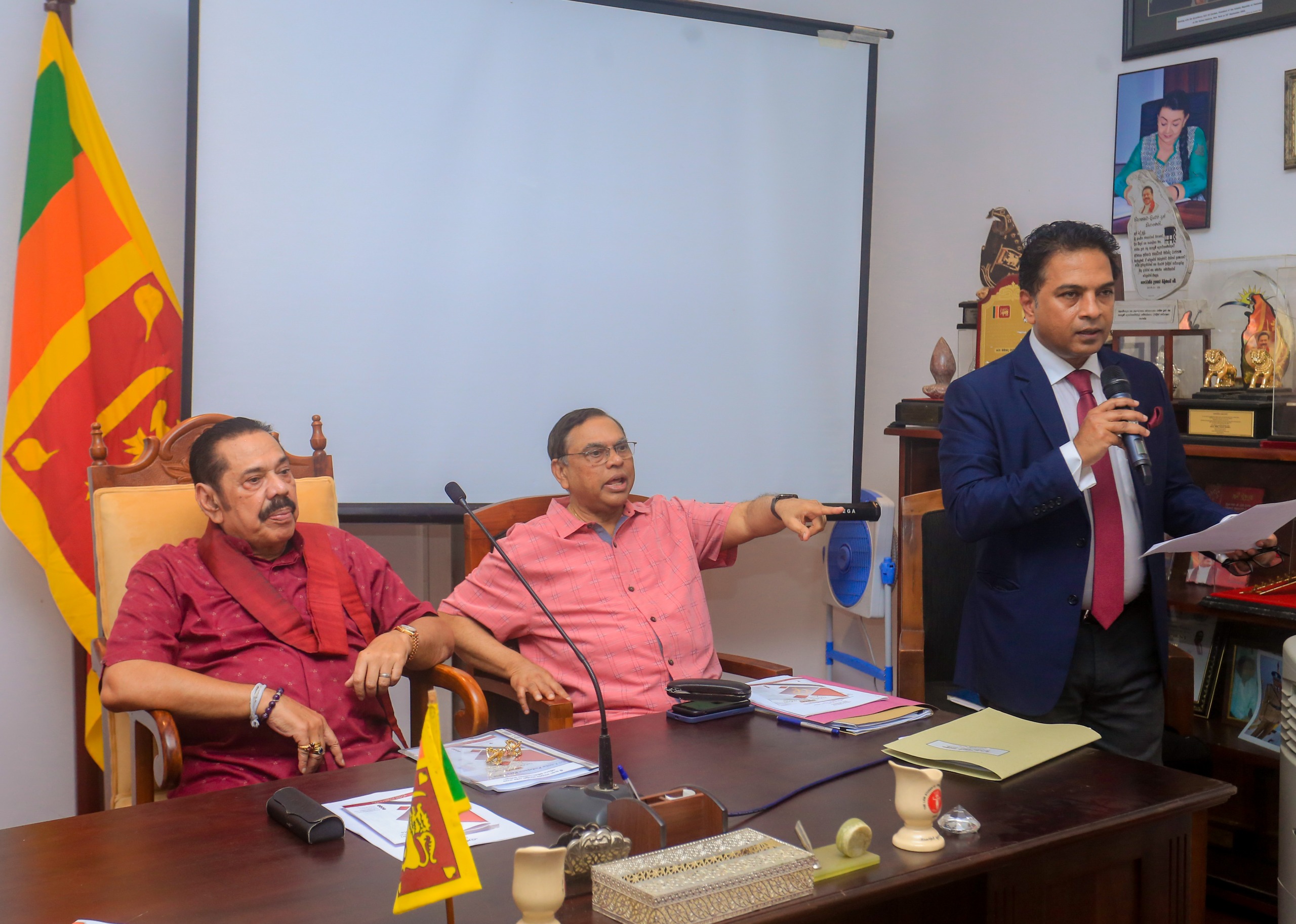 மொட்டுவை விட்டு வெளியேறியோருக்கு எதிராக ஒழுக்காற்று நடவடிக்கை! – அரசியல் குழு தீர்மானம்.