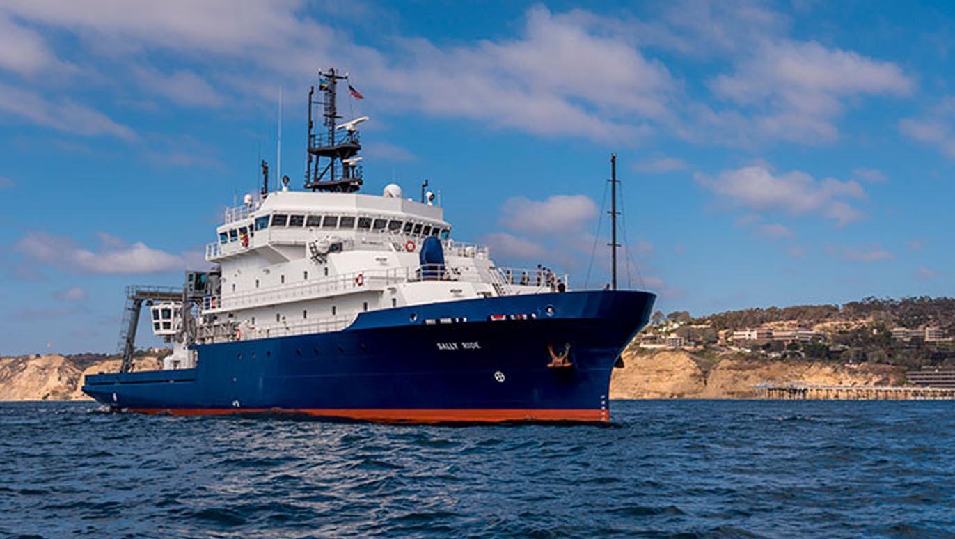 அமெரிக்க கப்பல் ஒன்றுக்கு ,  இலங்கை  கடற்கரைக்குள் நுழைய தடை !