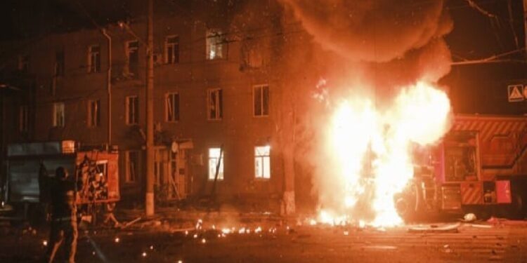 ஆளில்லா விமானம், ஏவுகணைப் போரில் உக்ரைனும் ரஷ்யாவும்  மோதல்!