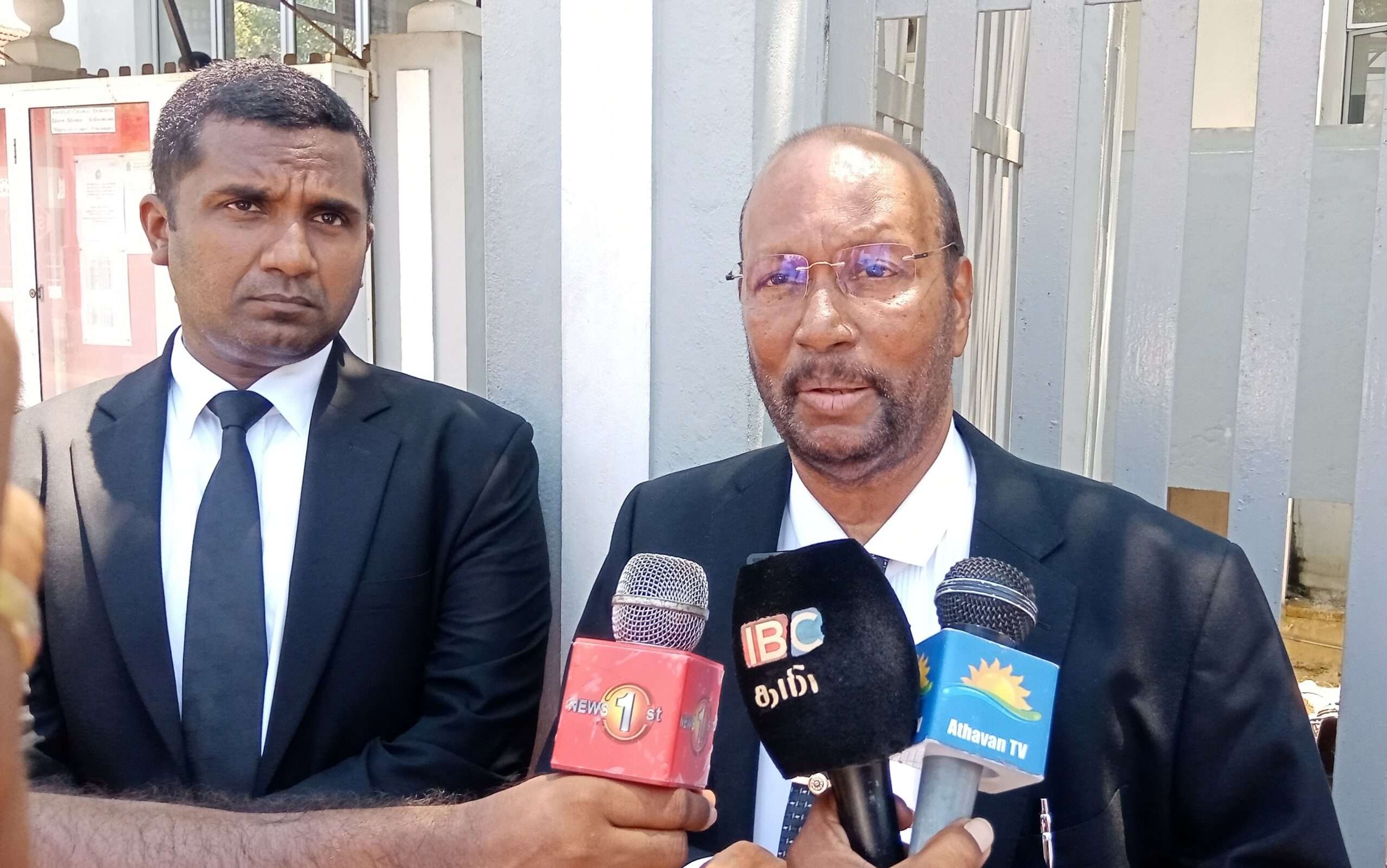 எது நடக்கும் என்று எதிர்பார்த்தோமோ அந்தத் துரதிர்ஷ்டம் நடந்தமை கவலை  – ஜனாதிபதி சட்டத்தரணி தவராசா விசனம் சுமந்திரனின் நிலைப்பாடு குறித்து எரிச்சல்.