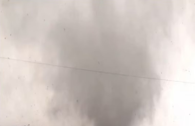 மேற்குவங்கத்தில் திடீரென வீசிய சூறைக்காற்று… 5 பேர் பலி, 100 பேர் காயம்