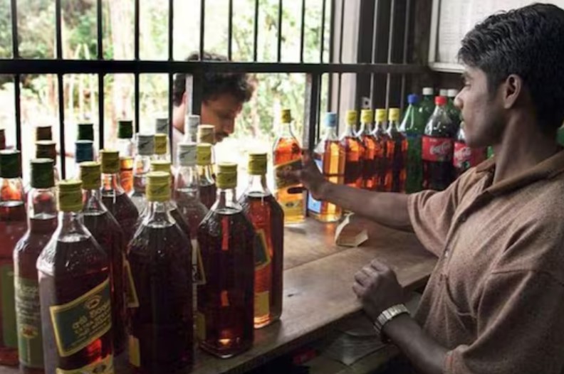 ஆட்சிக்கு வந்தால் குறைந்த விலையில் மது… தேர்தல் வாக்குறுதியால் மதுப்ரியர்கள் மகிழ்ச்சி