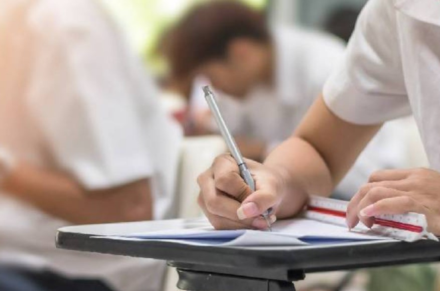 விடைத்தாளில் மாணவர்கள் எழுதிய ஜெய் ஸ்ரீராம் – மதிப்பெண்களை வாரி வழங்கிய ஆசிரியர்!