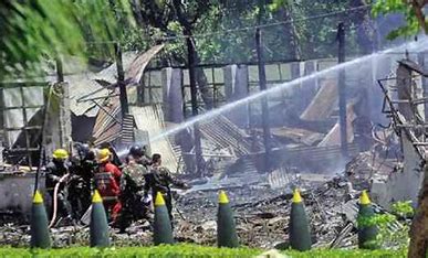 கம்போடியாவில் உள்ள ராணுவ முகாமில் குண்டு வெடித்ததில், 20 ராணுவ வீரர்கள் பலி.