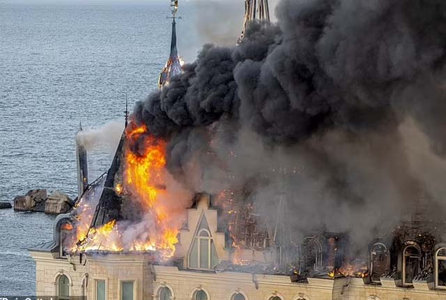 ஹாரி பாட்டர் மாளிகை மீது ரஷ்ய தாக்குதல்.