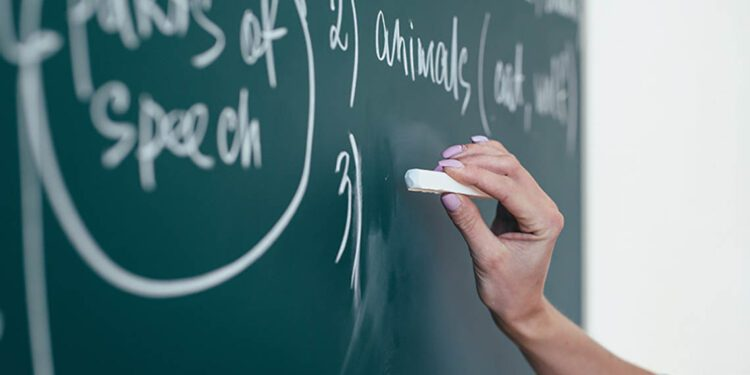 2500 ஆங்கில ஆசிரியர்கள் நியமனம்…  6500 ஆக அதிகரிக்க அமைச்சரவை ஒப்புதல்.