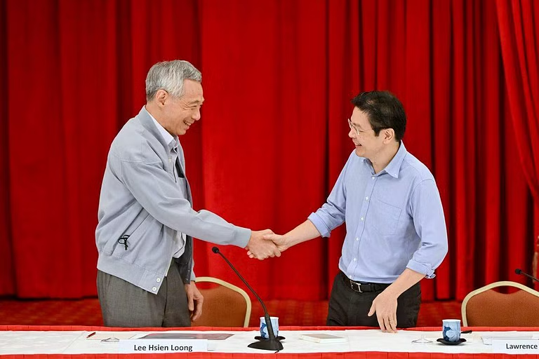 சிங்கப்பூர் பிரதமராக , லாரன்ஸ் வோங் பதவியேற்கவிருக்கிறார்.