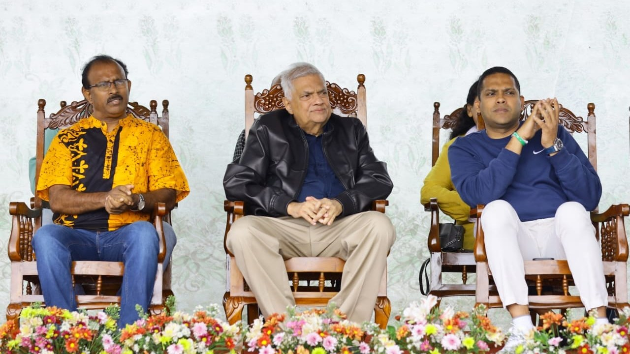 விமலின் எம்பி ரணிலின் மேடையில் ….