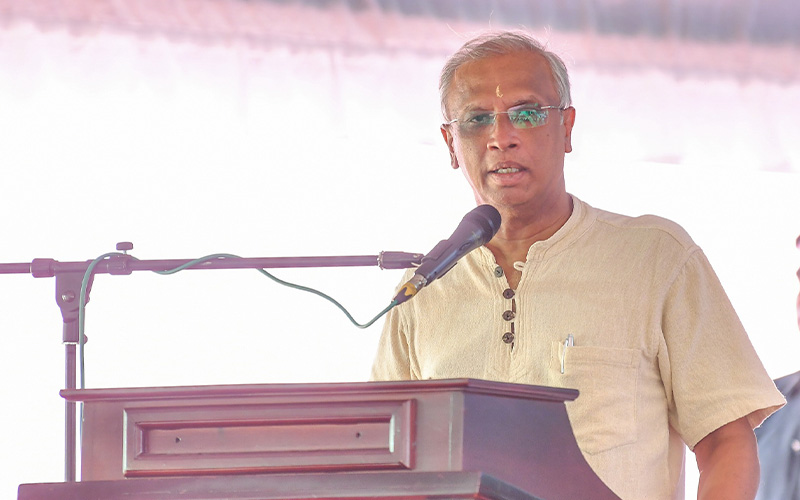 அரச நிகழ்வுகளைத் தேர்தல் பரப்புரை மேடையாக்காதீர்! – கிளிநொச்சியில் ரணில் முன்னிலையில் சுமந்திரன் இடித்துரைப்பு.