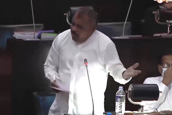 நினைவேந்தலைத் தடை செய்வது இனவாத வெறிப் போக்கின் உச்சம்! – கஜேந்திரன் காட்டம்.