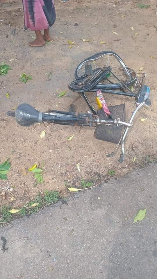 பிறந்தநாளில் இராணுவ வாகனம் மோதி யுவதி ஒருவர் யாழ்ப்பாணத்தில் உயிரிழந்துள்ளார்.