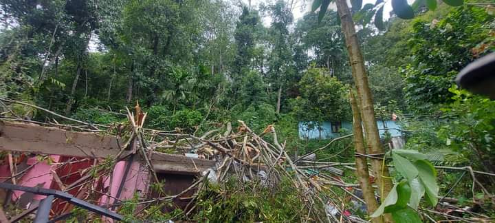 சீரற்ற காலநிலையால் 7 பேர் பரிதாபச் சாவு! – 45 ஆயிரத்து 344 பேர் பாதிப்பு.