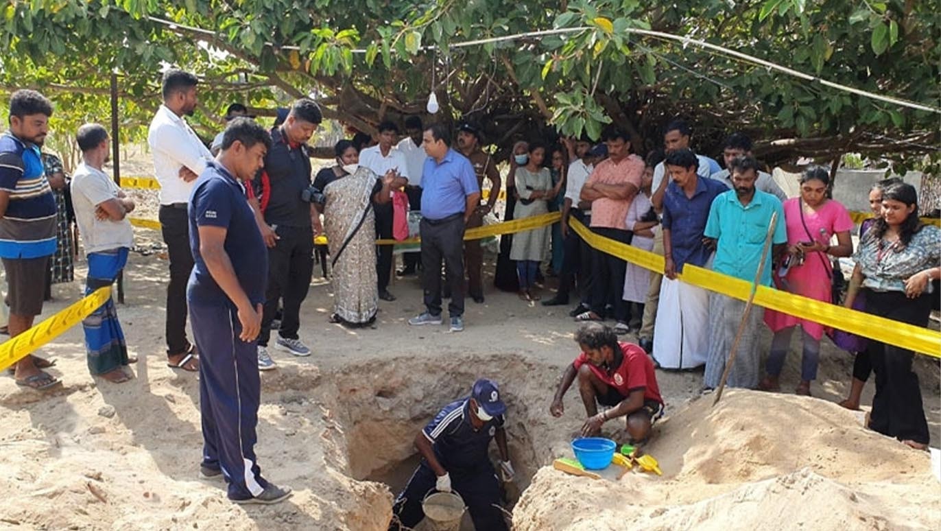 புங்குடுதீவு வைத்தியசாலைக்கு அருகாமையில் மனித எலும்புகள்.