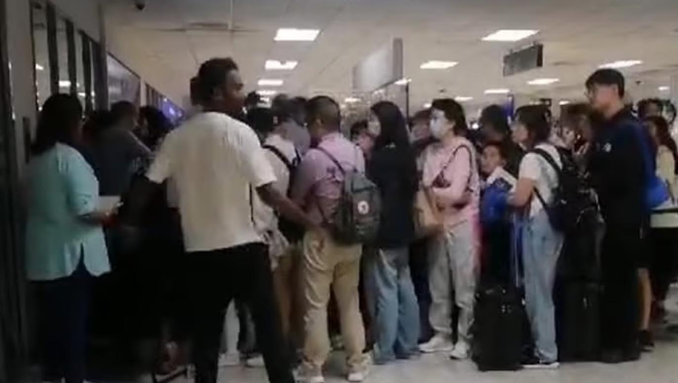 கட்டுநாயக்க விமான நிலையத்தில் பதட்டம்.