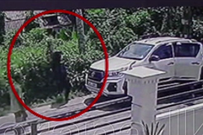 துப்பாக்கிச் சூடு நடத்திவிட்டு தப்ப முயன்றவர் விமான நிலையத்தில் கைது.