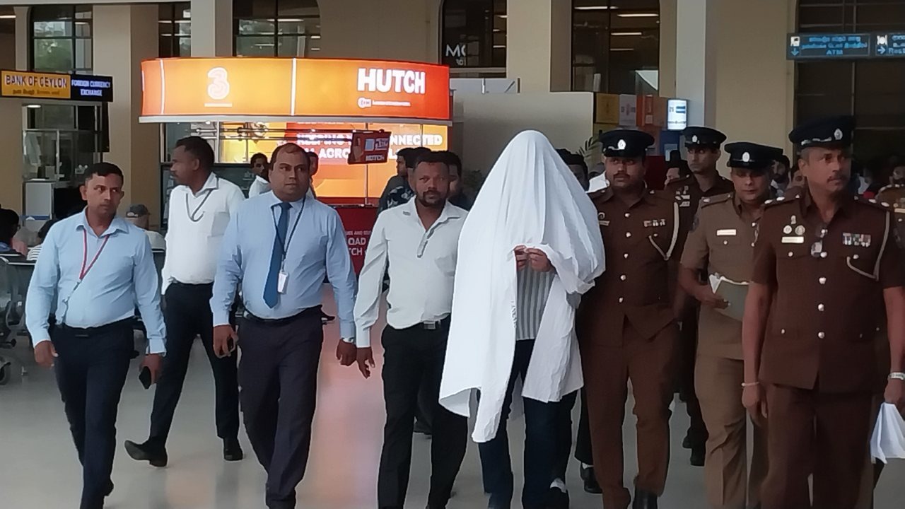 பாதாள உலகக் குழு மன்னா ரமேஷ் துபாயிலிருந்து கொழும்புக்கு..