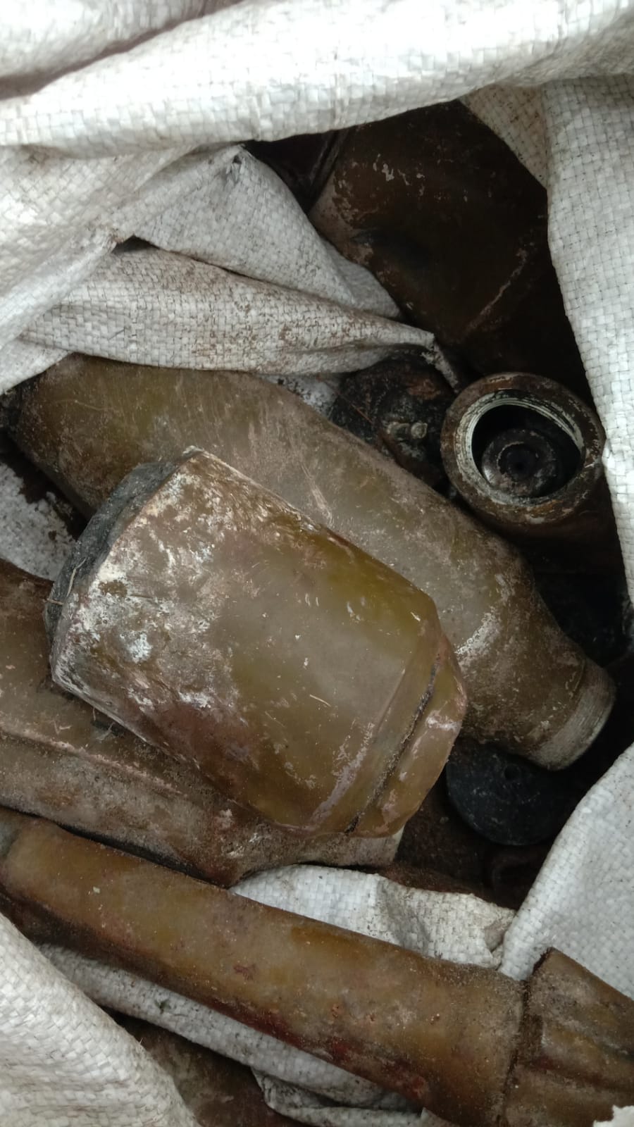 யாழ். சாட்டியில் வெடிபொருட்களுடன் ஒருவர் கைது! (Photos)