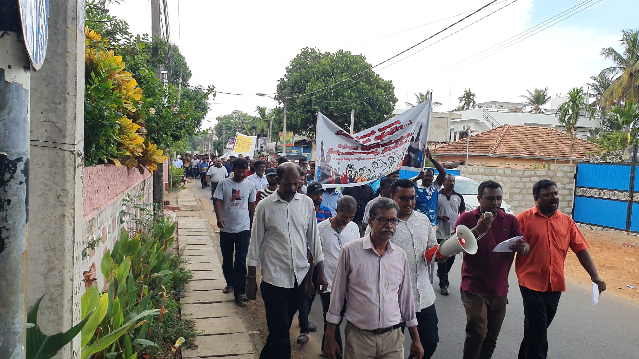 யாழ். பல்கலைக்கழகத்தில் கவனயீர்ப்புப் போராட்டம்  (Photos)