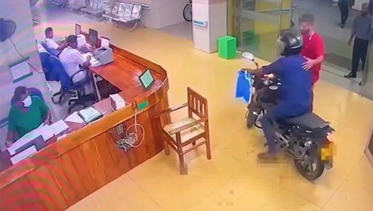 யாழ். மருத்துவமனைக்குள் புகுந்த மோட்டார் சைக்கிள் ஹீரோவுக்கு விளக்க மறியல் (Video).