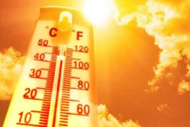 சுட்டெரிக்கும் கோடை வெயில் ; 19 மாவட்டங்களுக்கு மஞ்சள் எச்சரிக்கை!