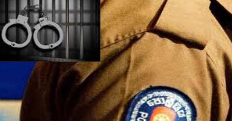 பிக்பாக்கெட் அடித்த பெண் கான்ஸ்டபிள்  சிசிடிவியால் சிக்கினார்