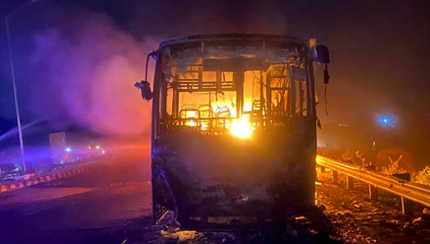 ஹரியாணா: பேருந்து தீ பிடித்த விபத்தில் 9 போ் உயிரிழப்பு