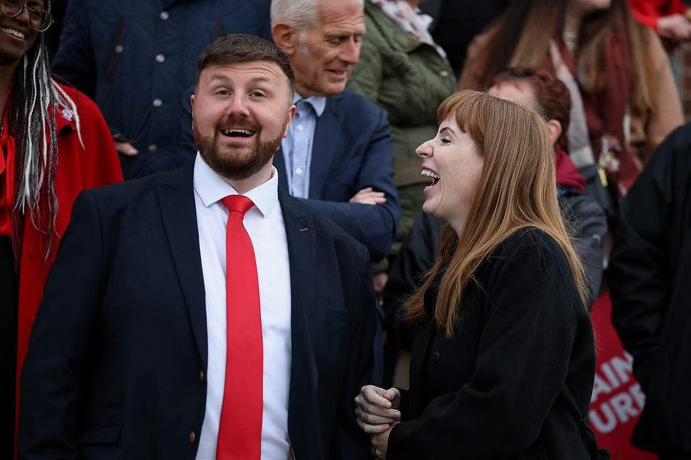 பிரிட்டன்: இடைத் தேர்தலில் எதிர்க்கட்சி வெற்றி