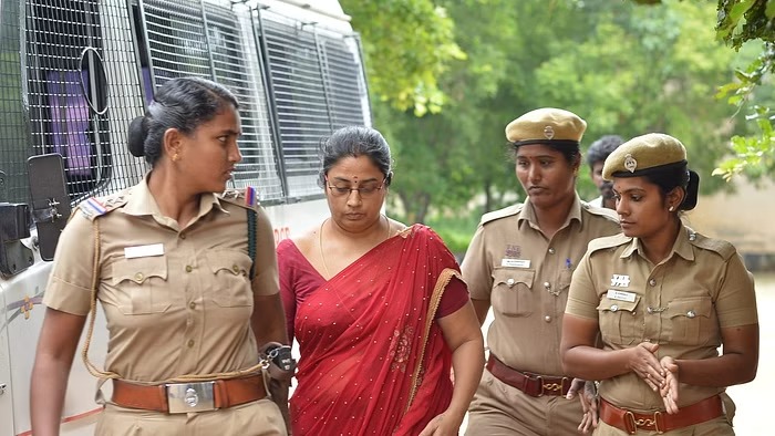 மாணவிகளை தவறாக வழிநடத்த முயன்ற வழக்கில் நிர்மலாதேவி குற்றவாளி என அறிவிப்பு!