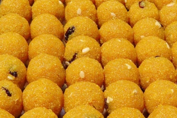 தேர்தல் வெற்றியை கொண்டாட 100 கிலோ ஆர்டர் கொடுத்த காங்கிரஸ்