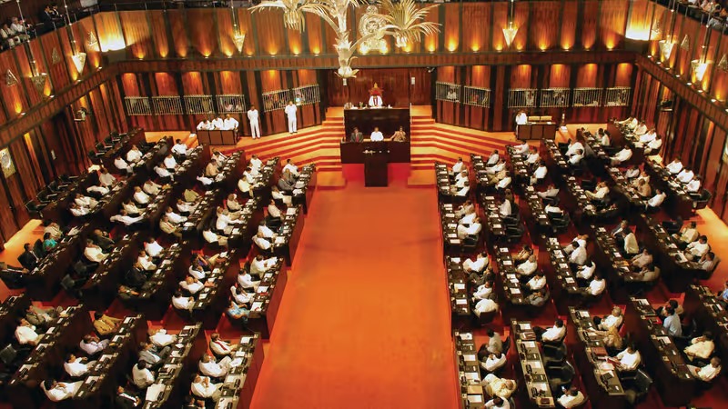 அடுத்த வாரம் பாராளுமன்றத்தில் பல மாற்றங்கள் ?
