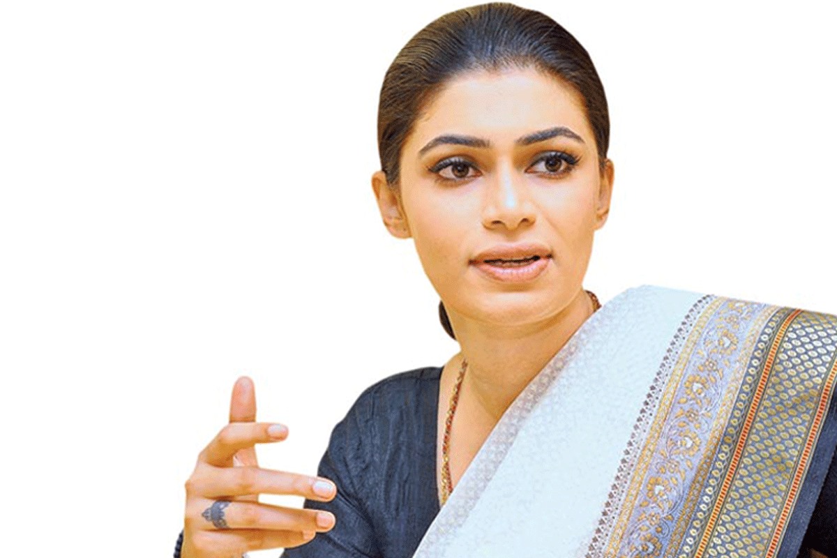 நானா அல்லது துமிந்தவா… SJB மற்றும் சஜித் முடிவு சொல்ல வேண்டும் : ஹிருணிகா.