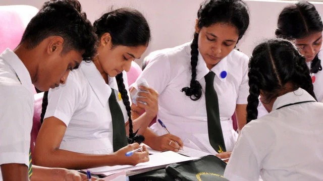 கல்வியில் ஒரு புரட்சி.. 21ல் பட்டப்படிப்பு.. 23ல் முதுகலை.. 27ல் முனைவர் பட்டம்