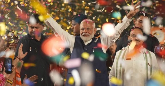 மோடி பிரதமராகத் ஏகமனதாகத் தெரிவு