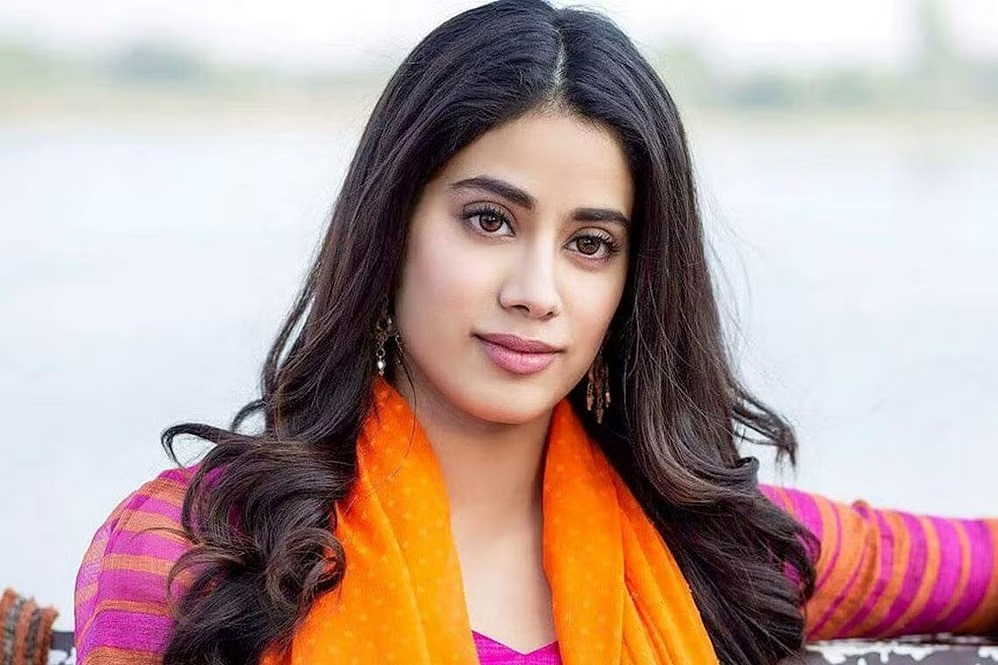 தமிழில் நடிக்க சென்னை வரும் ஸ்ரீதேவி மகள் ஜான்வி?