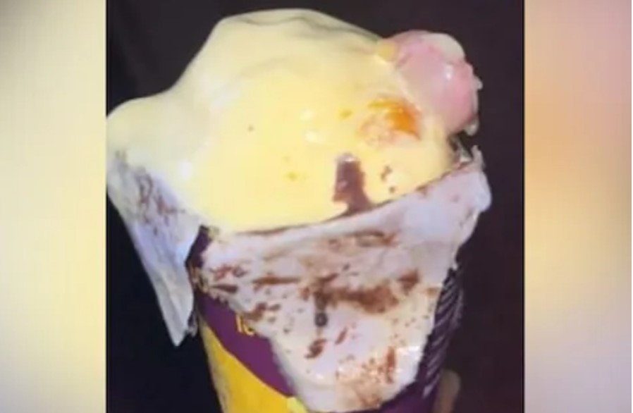 மும்பையில் பெண் ஒருவர் ஆன்லைன் மூலம் வாங்கிய ஐஸ்கீரிமில் மனித விரல்..!