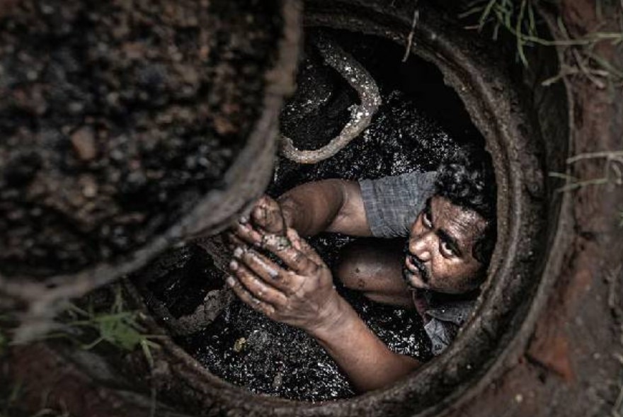 கழிவு நீரை அகற்ற மனிதர்களை பயன்படுத்தினால் சிறை தண்டனை – ஆட்சியர் எச்சரிக்கை!