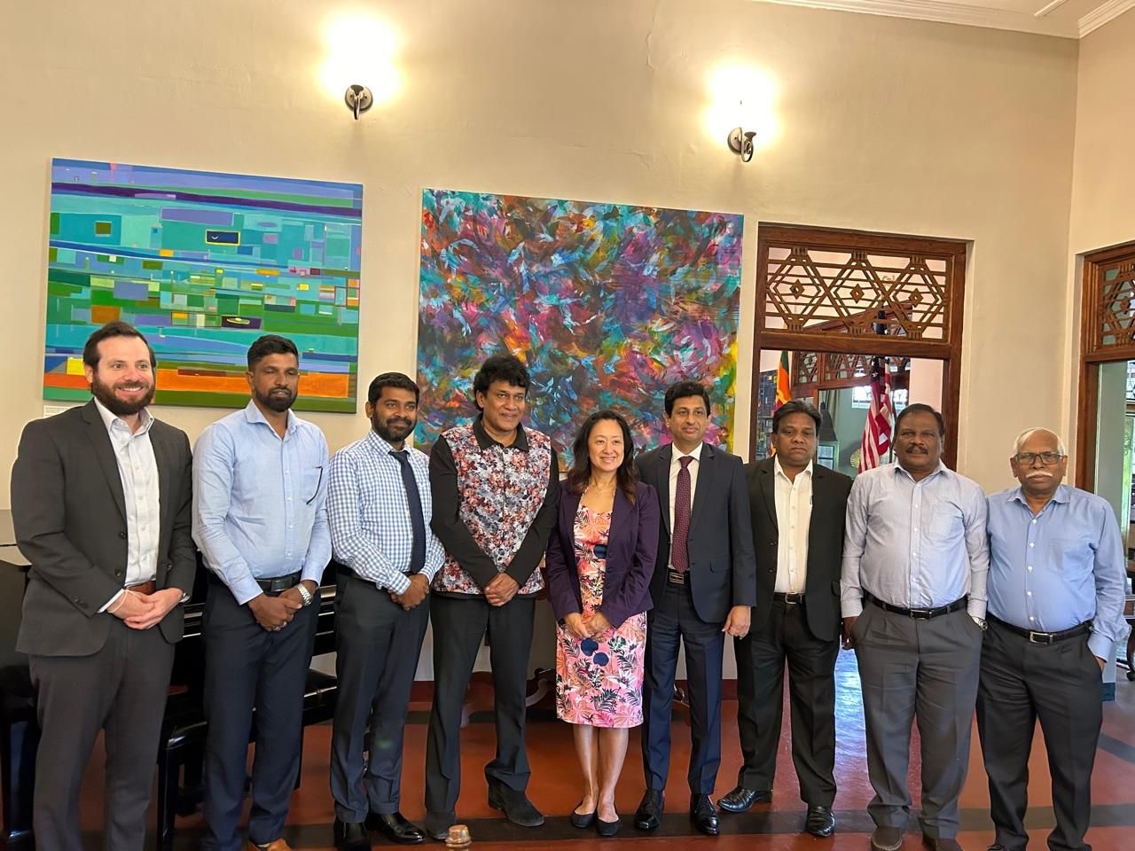 மனோ எம்பி தலைமையில் தமுகூ மற்றும் மலையக சிவில் சமூக குழுவினர் அமெரிக்க தூதர் ஜூலி சாங் இடையே சந்திப்பு.