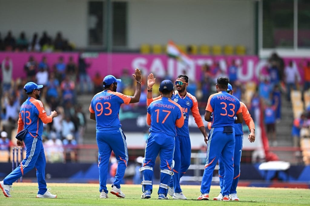 T20  உலக கோப்பை கிரிக்கெட் அரையிறுதிக்கு இந்திய அணி முன்னேறியது.