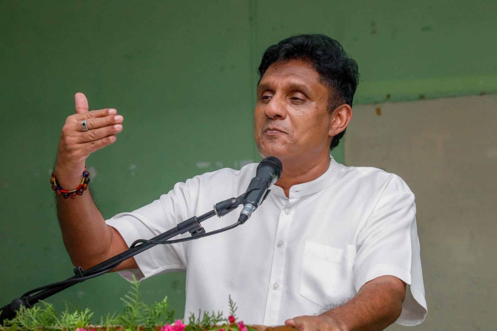 சேறுபூசும் கீழ்த்தரத் தாக்குதல்களுக்கு நாம் ஒருபோதும் அஞ்சப்போவதில்லை  – பொன்சேகாவுக்குச் சஜித் பதிலடி.