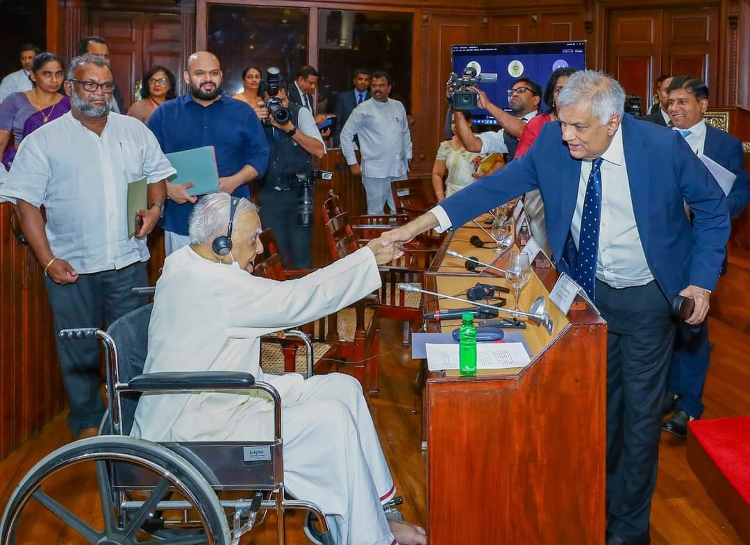 அதிகாரப் பகிர்வுடன் தீர்வைக் காண்பதே சம்பந்தனுக்கு நாம் செய்யும் நன்றிக் கடன்  – அவரின் மறைவுக்கு இரங்கல் தெரிவித்து ஜனாதிபதி ரணில் நாடாளுமன்றில் உரை.