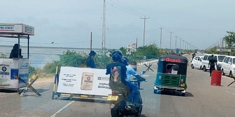 மன்னாரின் பாதுகாப்பை பலப்படுத்தி விசேட சோதனைச் சாவடிகள் !