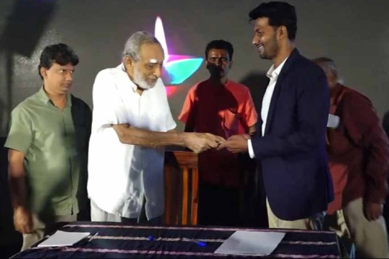 வாசுதேவ நாணயக்கார  கட்சியின் புதிய தலைவராக நிரோஷன் பிரேமரத்ன.