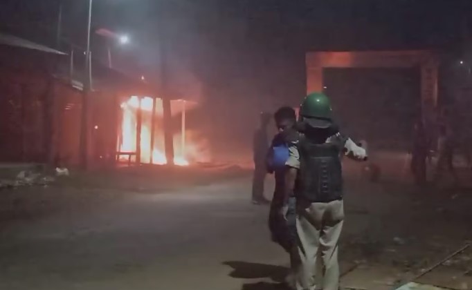 பழங்குடியின இளைஞா் உயிரிழப்பு: திரிபுராவில் கலவரம்