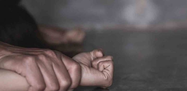 பள்ளி மாணவியை பலாத்காரம் செய்தவன் இந்தியாவுக்கு தப்பினான் … கைது செய்ய தமிழக காவல்துறை உதவி!